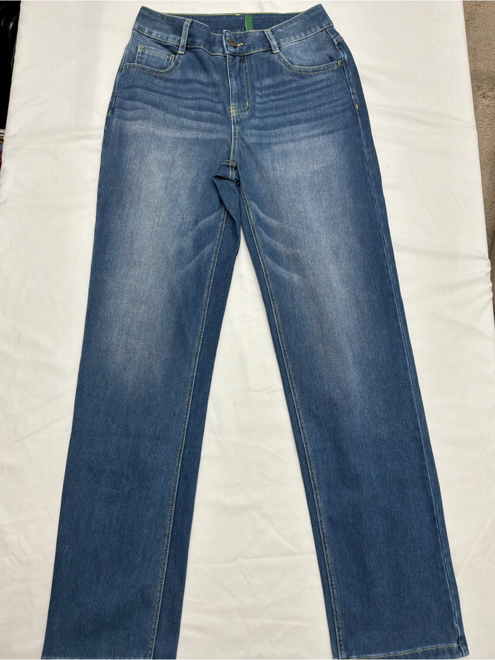 HALARA Women's Straight-Leg Jeans in Medium Blue Wash